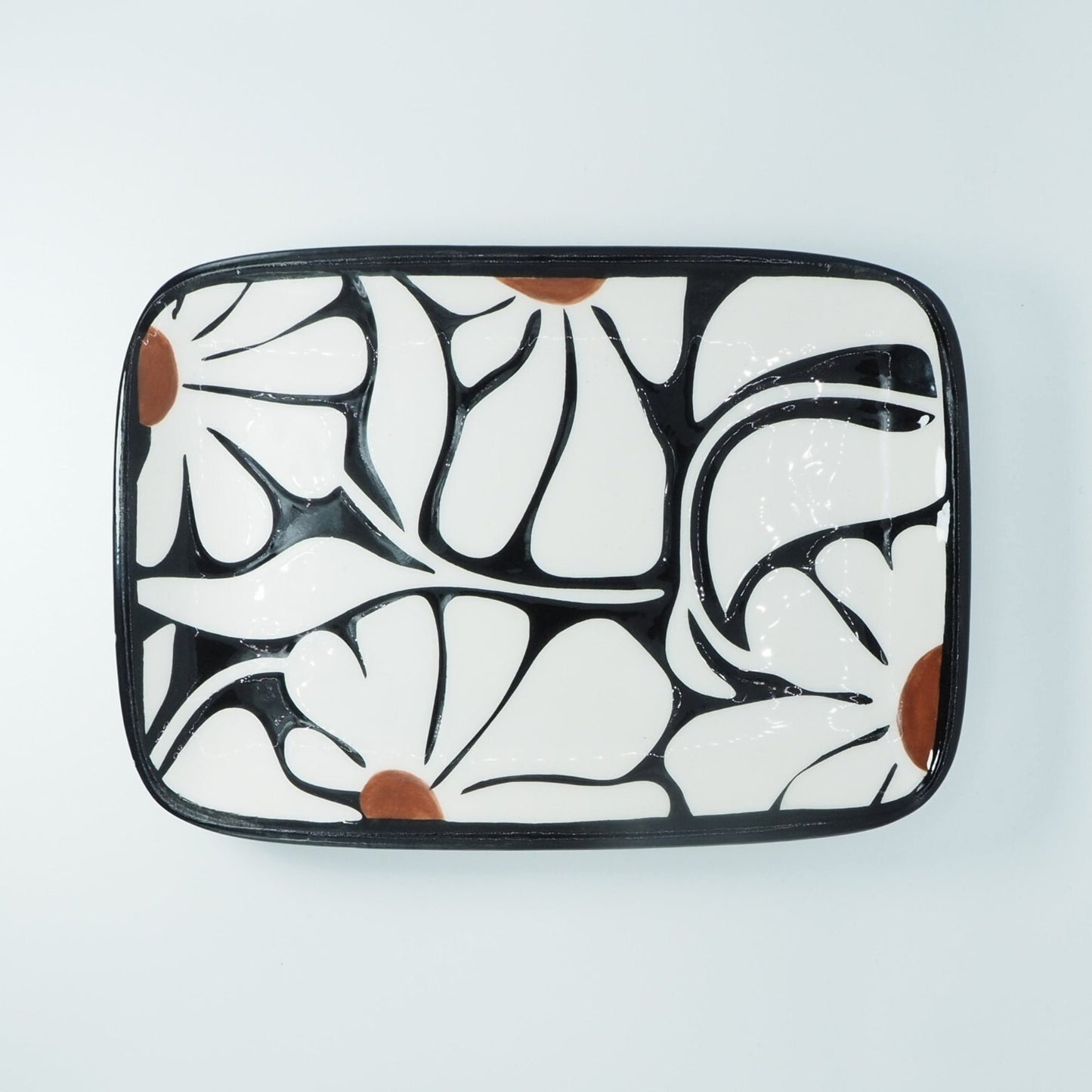 Bandeja Pétalos de Tinta — Cerámica pintada a mano