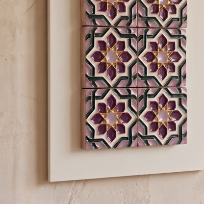 Cuadro de Azulejos en Relieve "Alejandrita" | Cerámica Pintada a Mano | Kinara