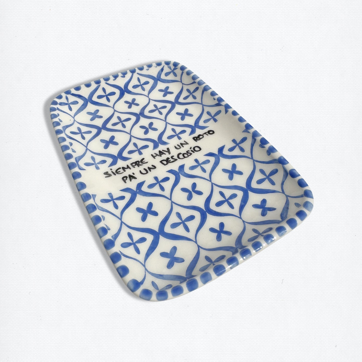 Bandeja "Un Roto pa’ un Descosío" | Cerámica Pintada a Mano