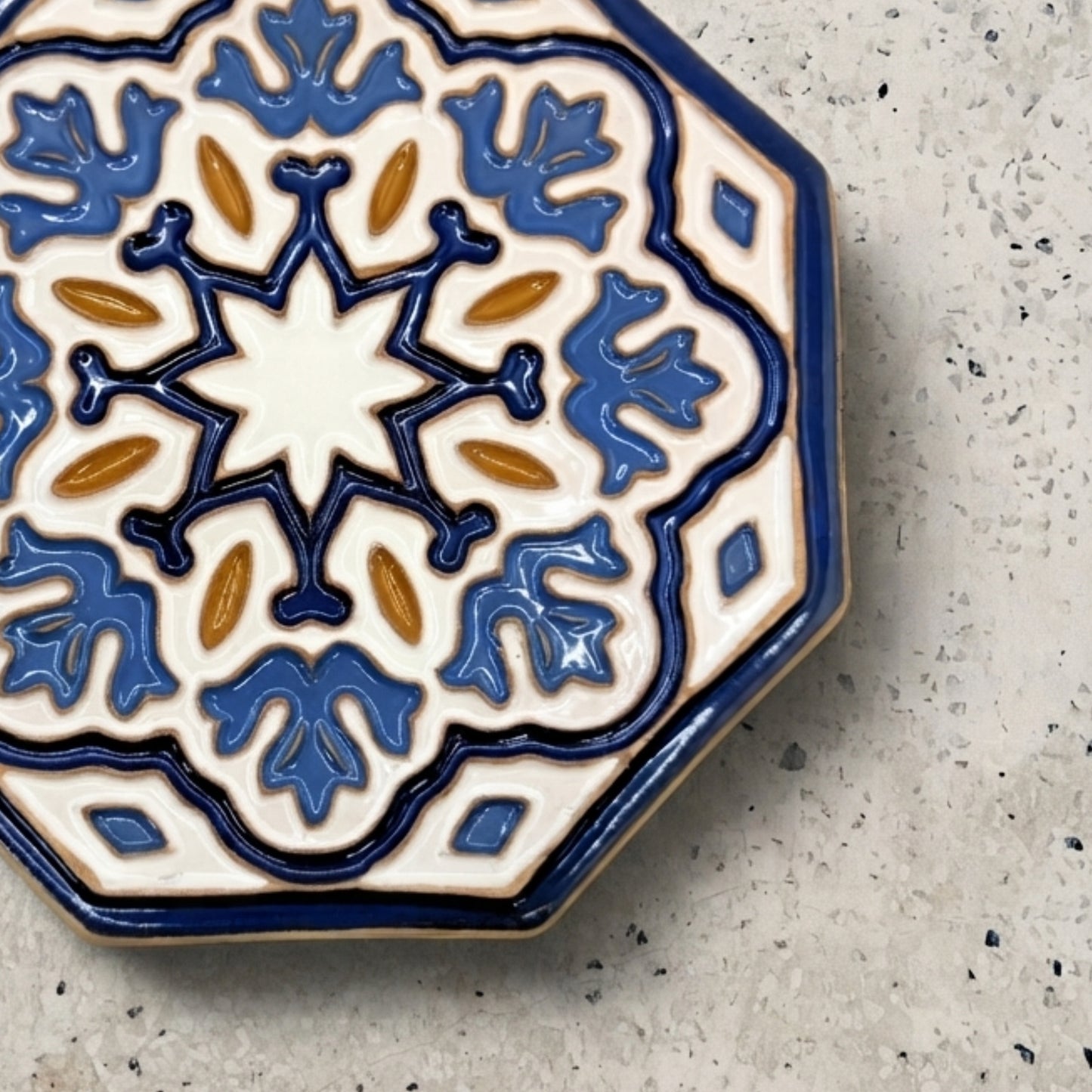 Plato Decorativo de Pared en Relieve "Estrella Mudéjar: Zafiro"